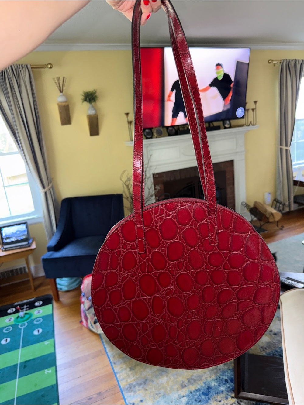 Round Croc-Embossed Mini Shoulder Bag in Red